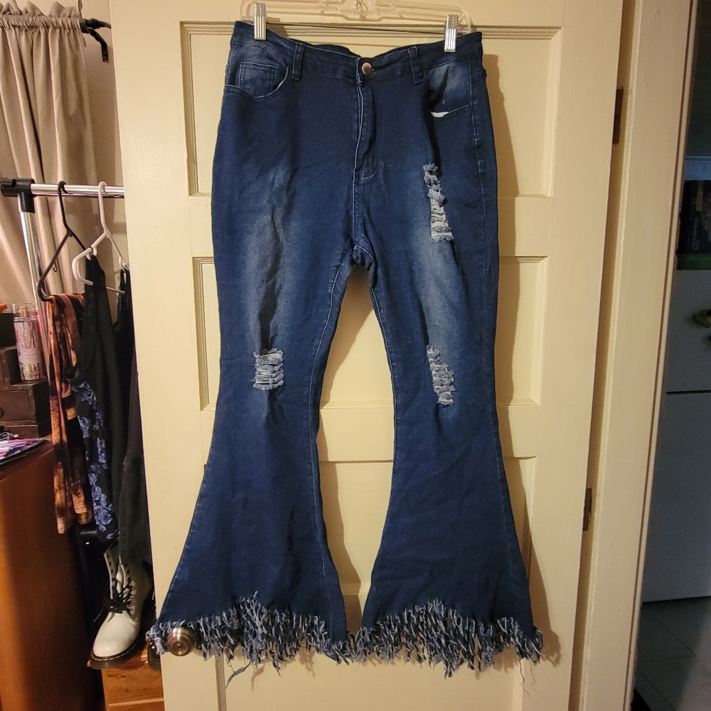 Y2K style Flare jeans frayed legs